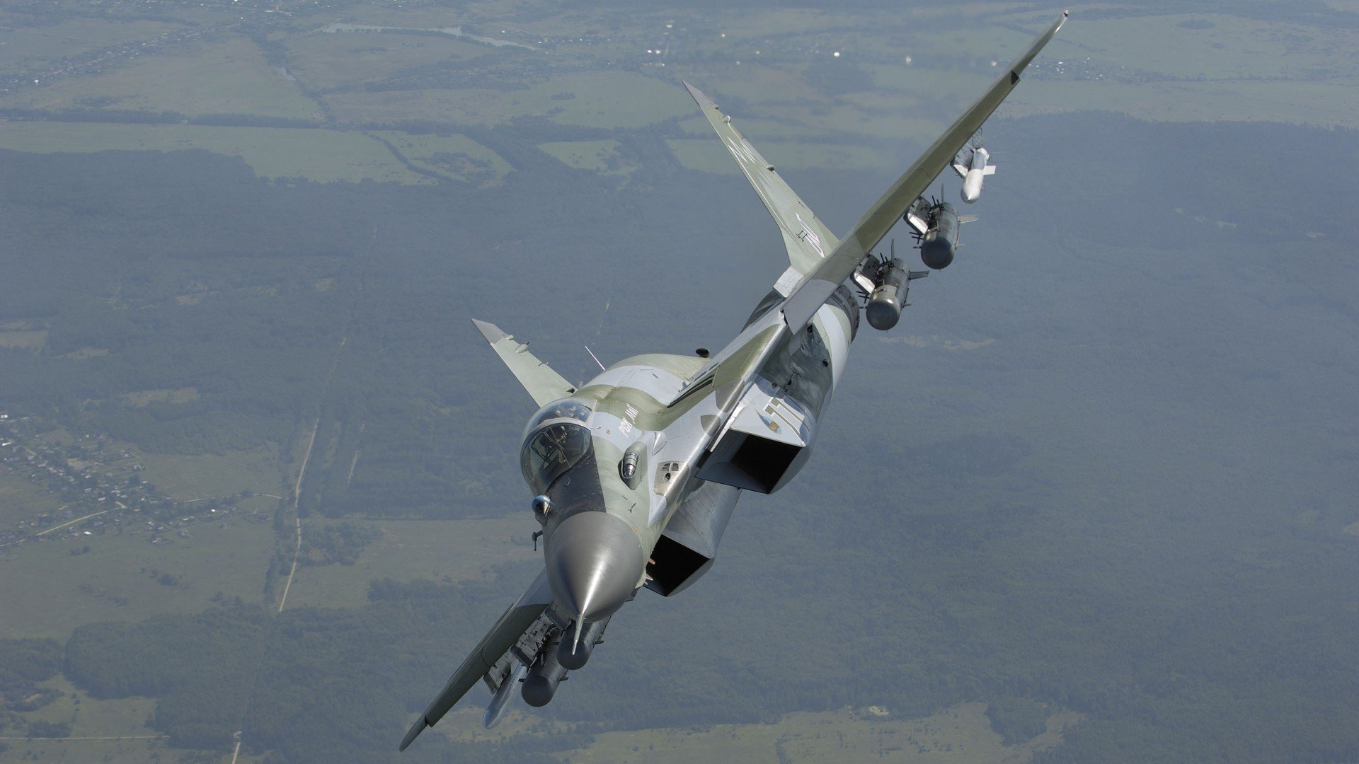 开云·体育官网-出发-转身-冲刺三段对比：美快中控，中稳后追