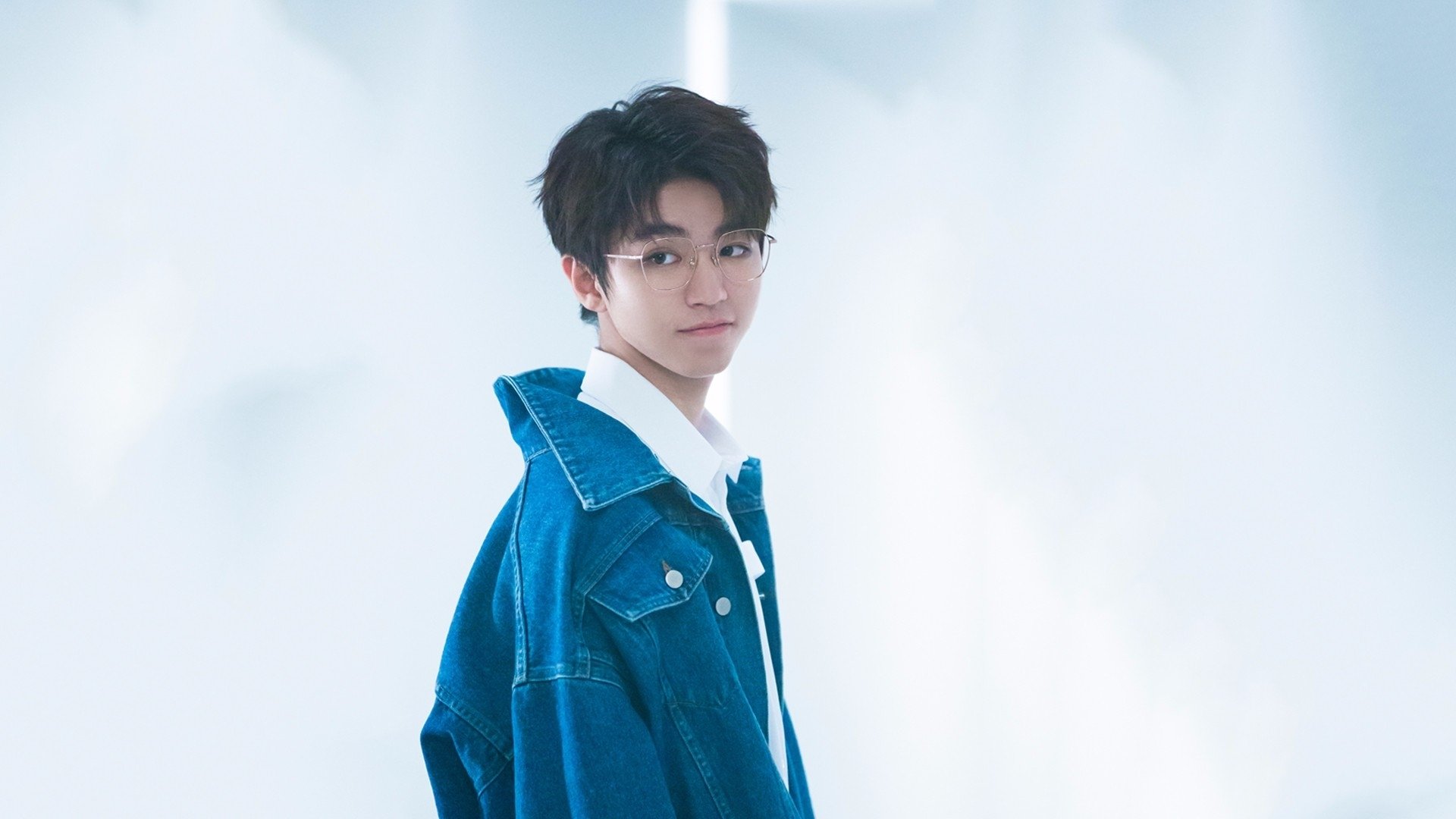 开云官方-梅西助攻帽子戏法技惊四座，梅西首个帽子戏法的比赛视频